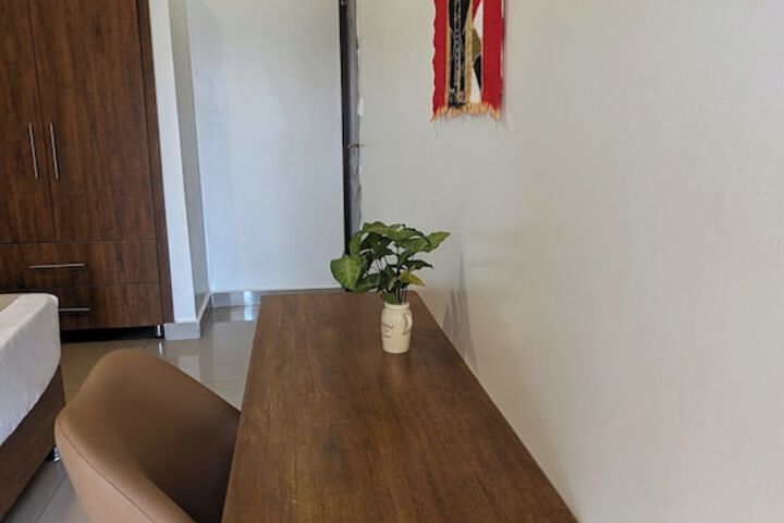 Room 6 of 30