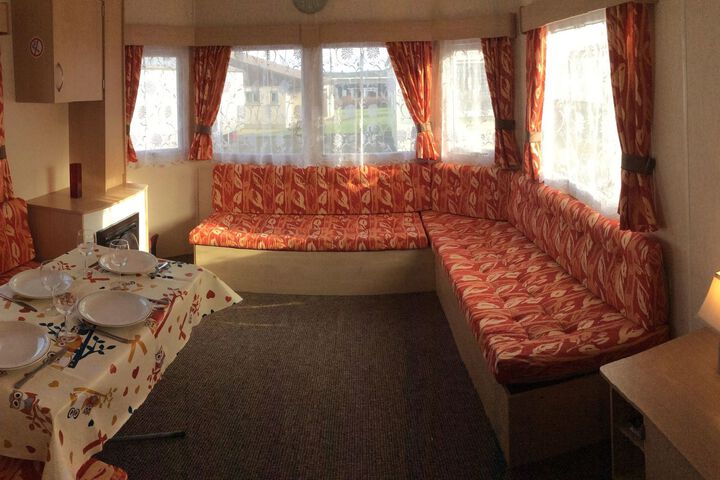 Room 8 of 27
