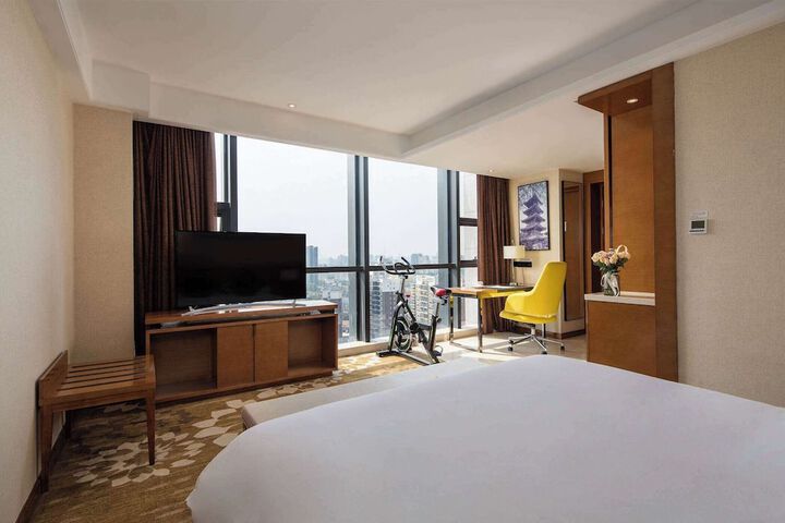Room 26 of 43