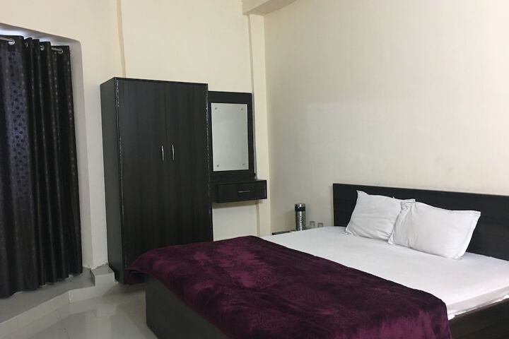 Room 7 of 30