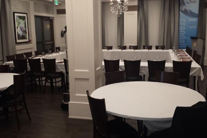Ballroom/Hall 56 of 69