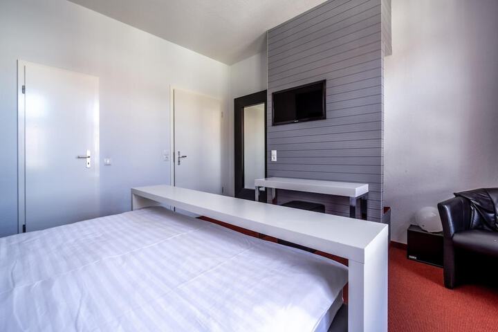 Room 16 of 51