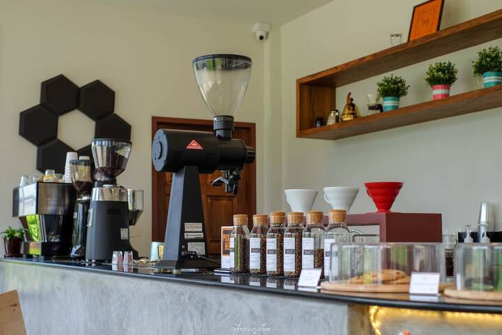Breakfast/Coffee Service 30 of 41