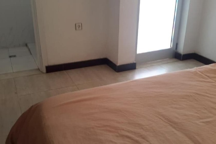 Room 6 of 14