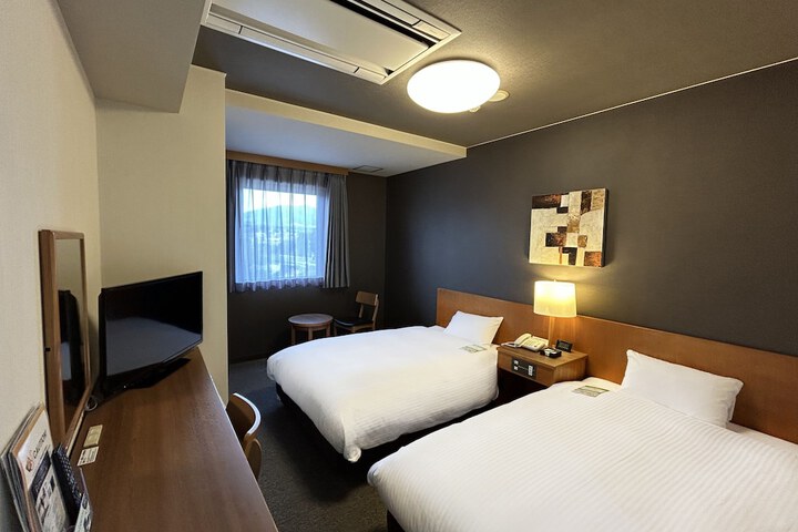 Room 8 of 29