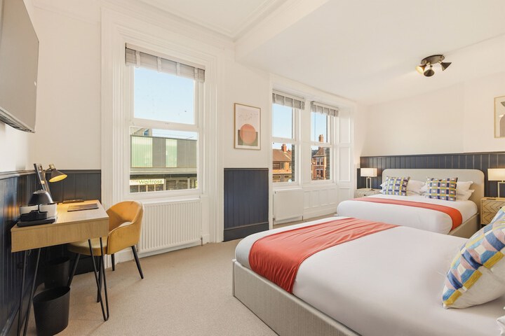Room 16 of 29