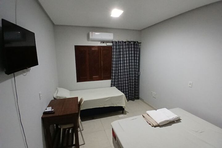 Room 4 of 7