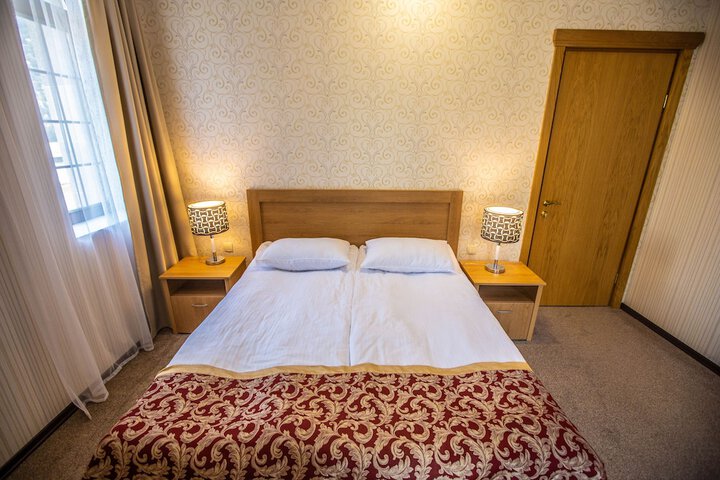 Room 16 of 45
