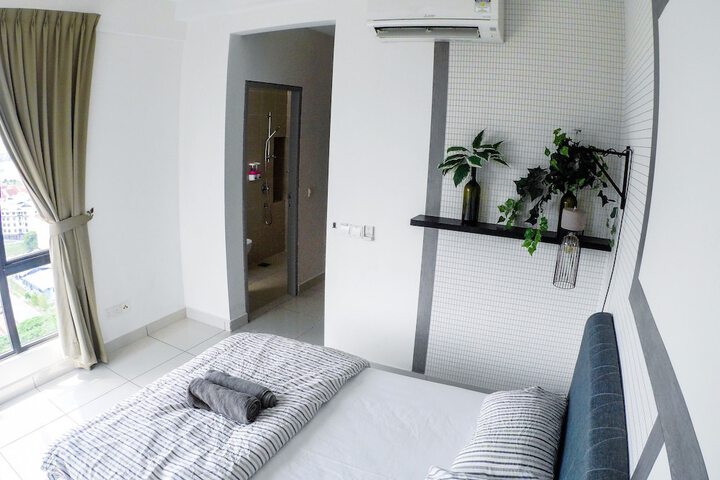 Room 10 of 96
