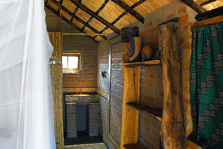 Room 6 of 80