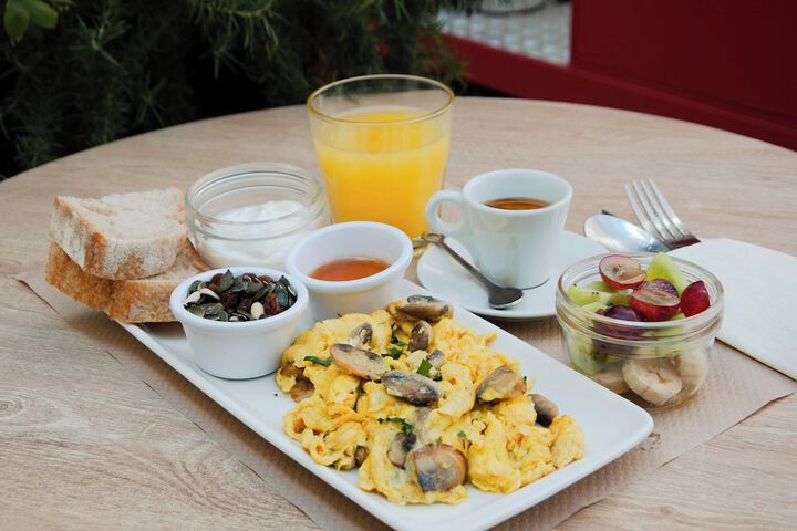 Breakfast/Coffee Service 39 of 62