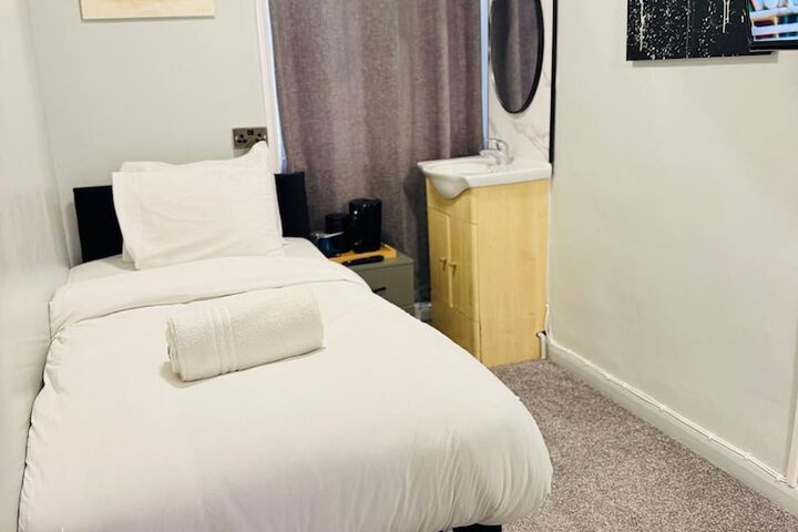 Room 11 of 41
