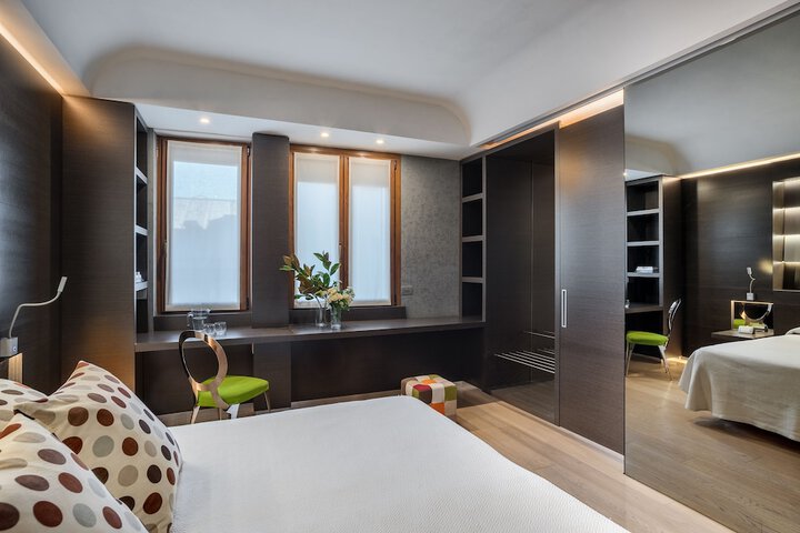 Room 11 of 62