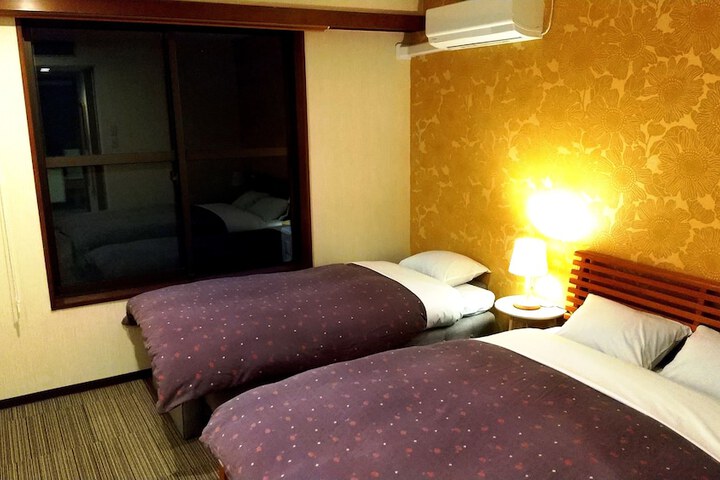 Room 5 of 76