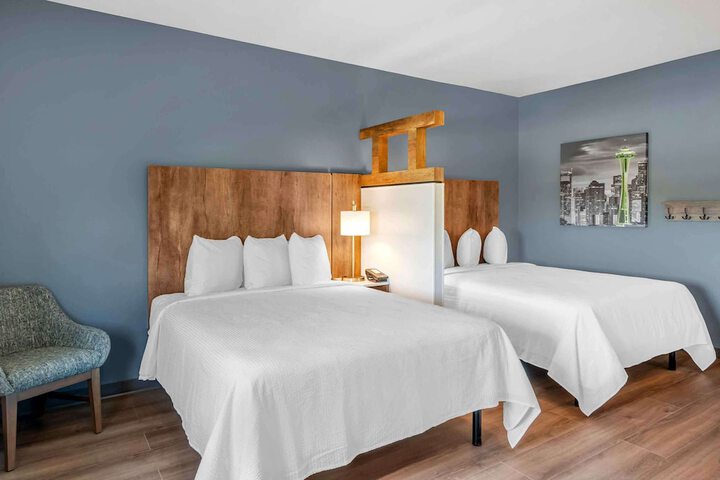 Standard Studio 1 Queen Bed (4 of 26)