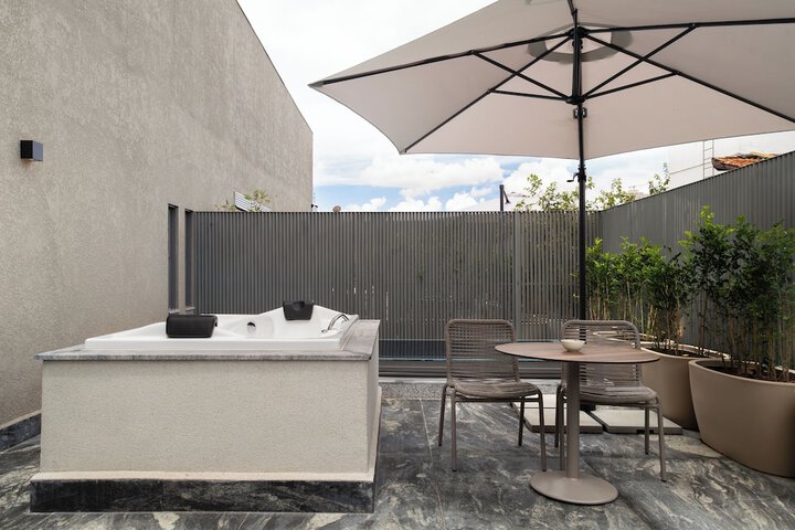 Terrace/Patio 13 of 33