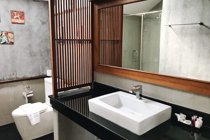 Room 8 of 35