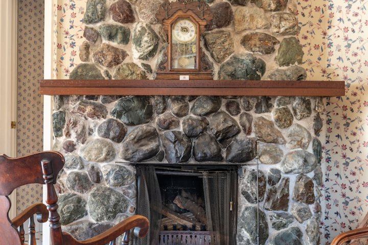 Room 16 of 111
