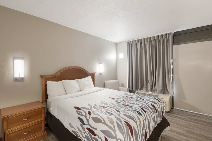 Deluxe 2 Queen Beds (11 of 14)