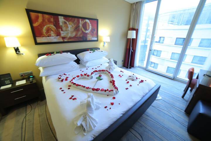 Room 43 of 76