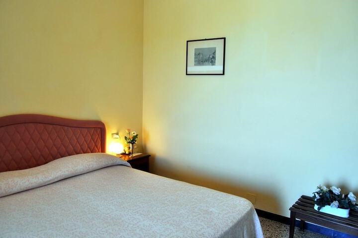Room 7 of 42