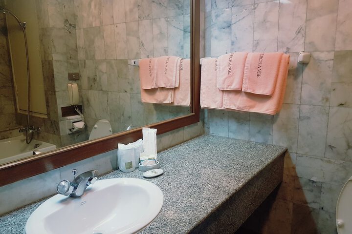 Room 70 of 195