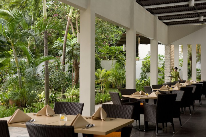 Dining Photos
