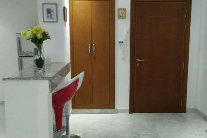 Room 2 of 6
