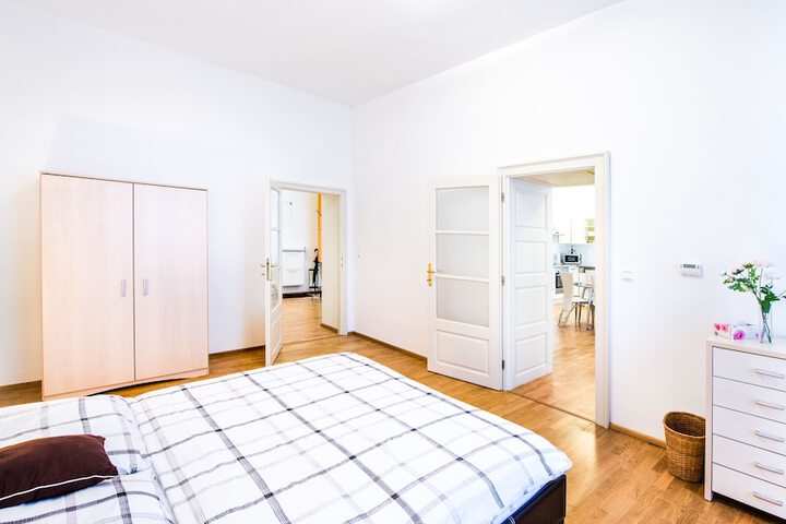 Room 4 of 31