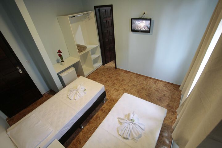 Room 46 of 150