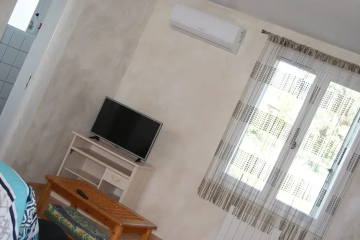 Room 2 of 12