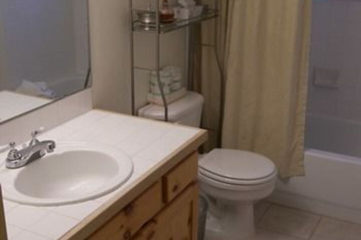 Room 4 of 17