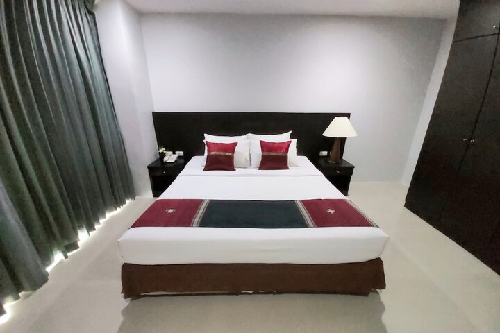 Room 14 of 32