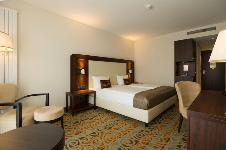 Room 10 of 49