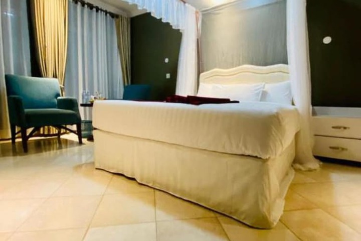 Room 2 of 30