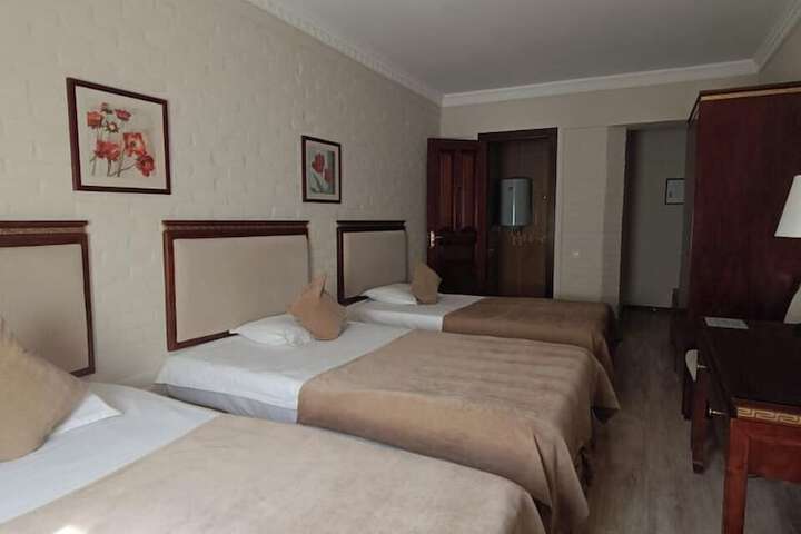 Room 18 of 34