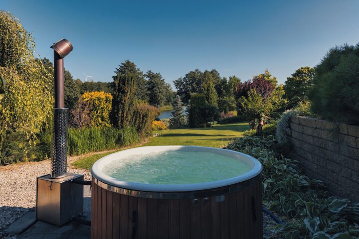 Hot Tub 14 of 20