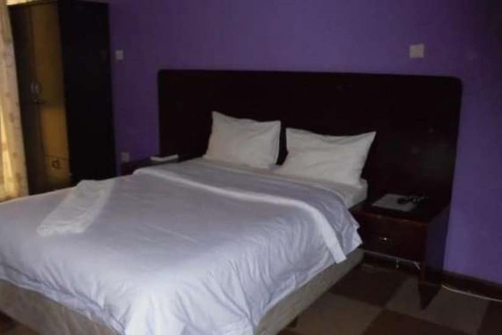Room 2 of 16
