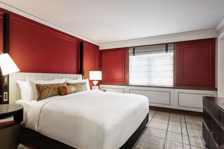 Room 104 of 299