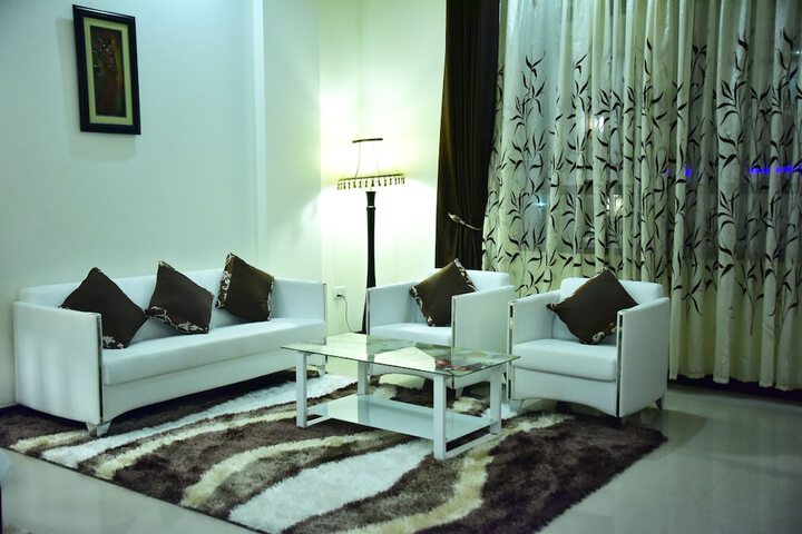 Room 12 of 33