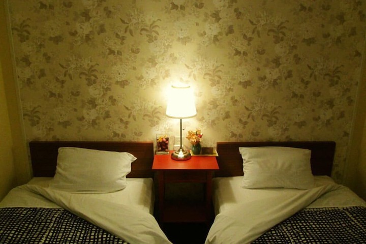 Room 8 of 110