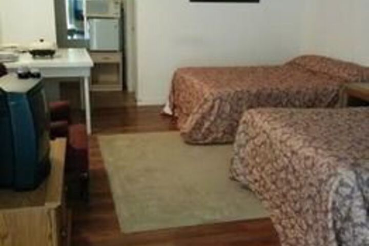 Room 8 of 17
