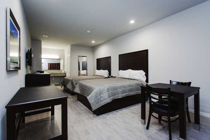 Room 5 of 12