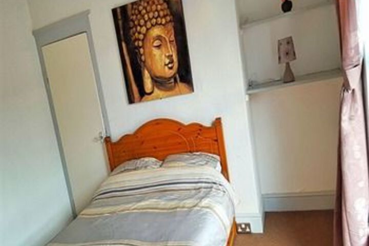 Room 6 of 24