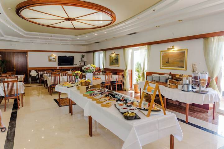 Dining 188 of 235