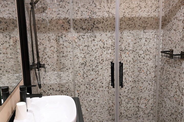 Room 62 of 105