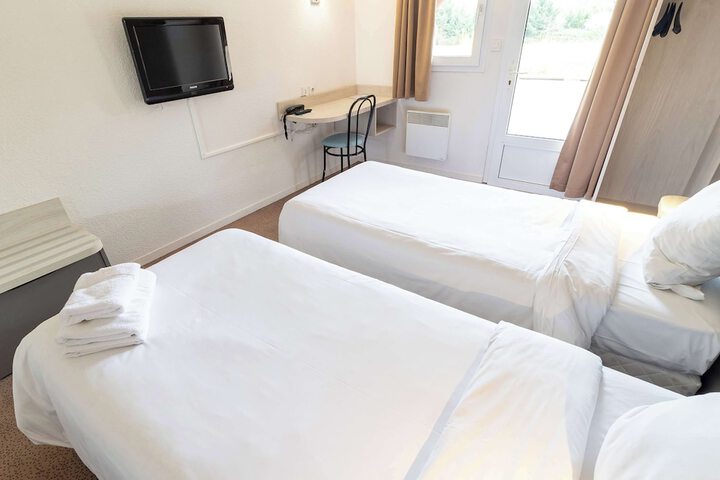 Room 12 of 38