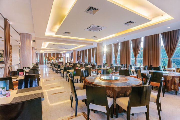 Dining 60 of 72