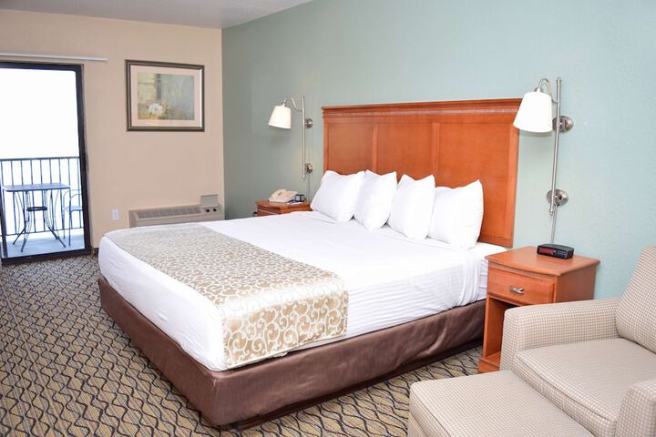 1 King Bed Jetted Tub No Lake View (2 of 16)