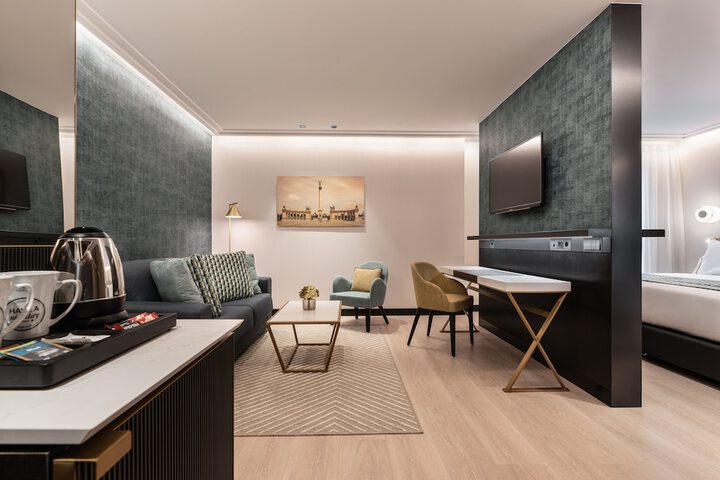 Room 49 of 75